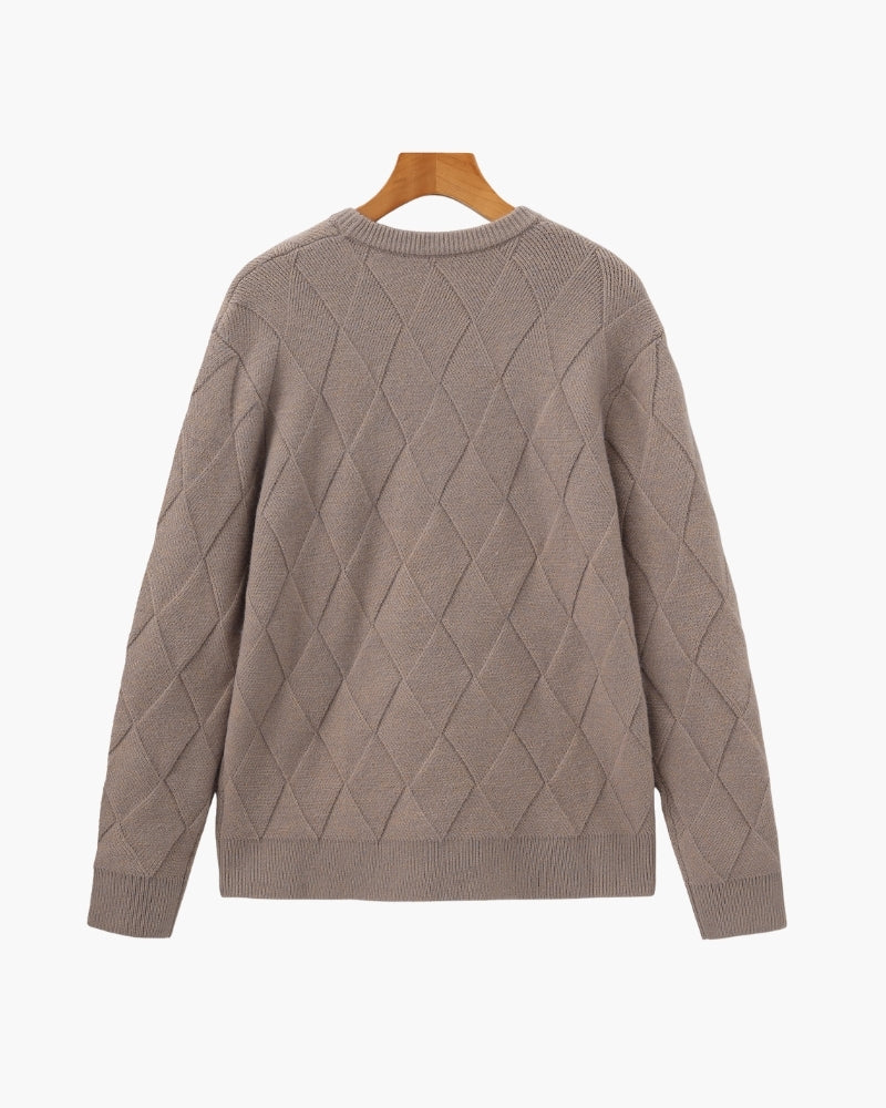 Vue de dos d'un pull col rond moka-taupe en maille losange, sur cintre