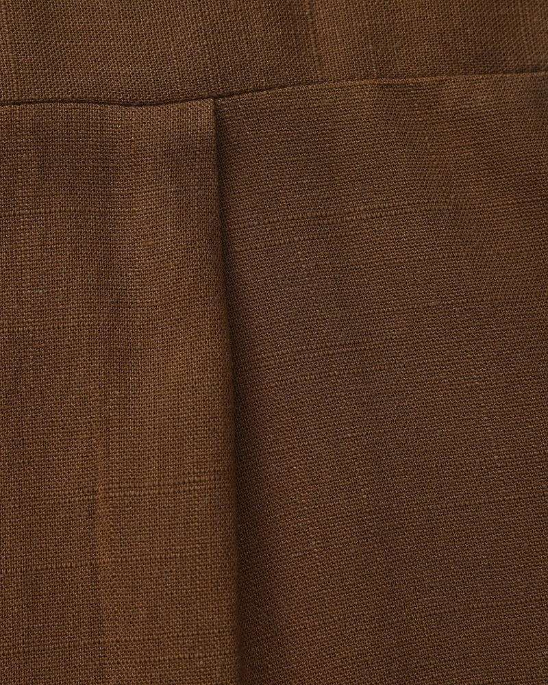 Close-up of brown shirt back pleat and textured weave – Men's Mandarin Collar Shirt